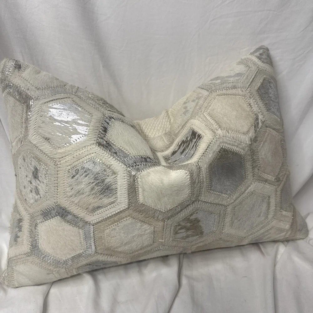 Canvello luxury ivory